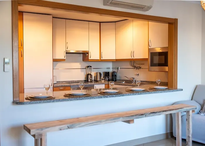 Old Town Boho Seaview Elegance شقة